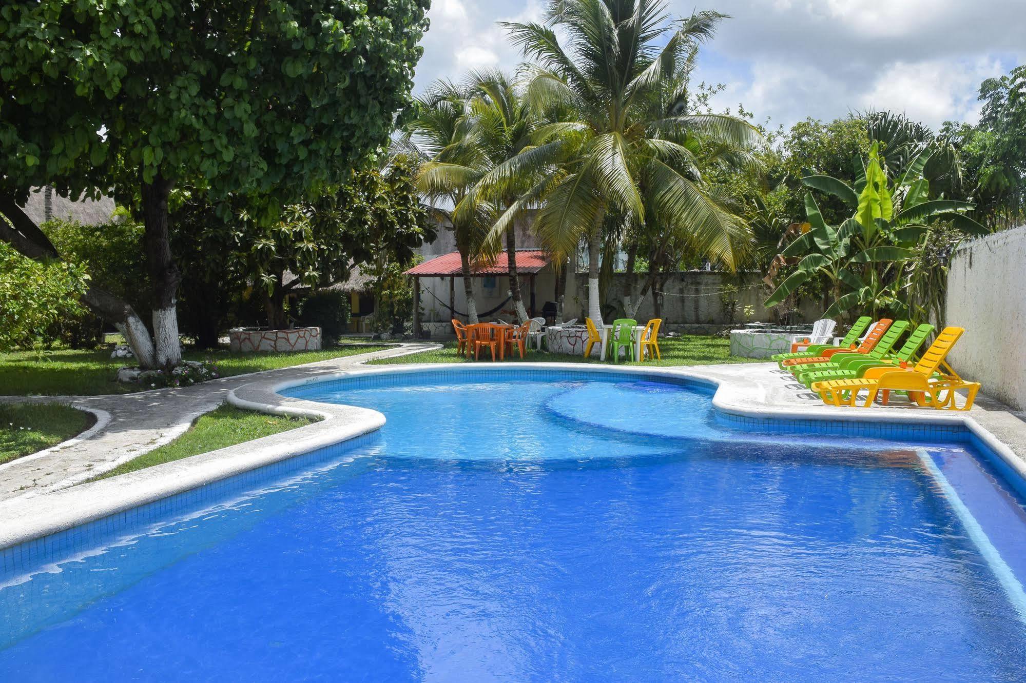 Amigos Hostel Cozumel Exterior photo